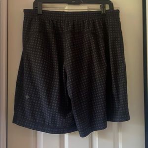 LULULEMON Men’s Pace Breaker Short Check Size XL